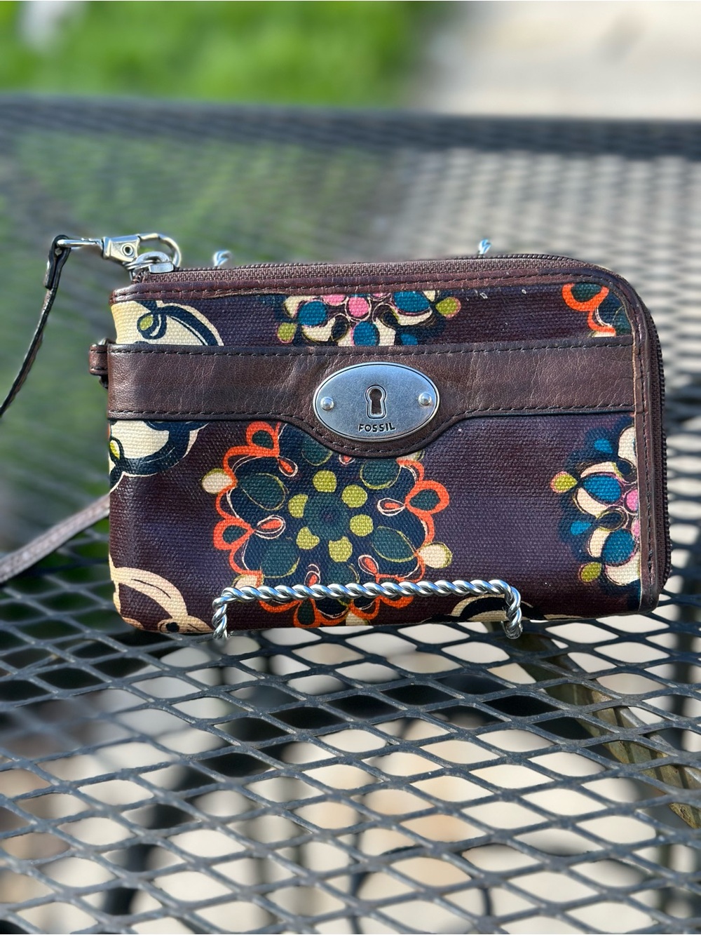 Fossil Key-Per Brown Floral Mandala Wristlet Wallet